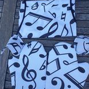 1 pár edényfogó kesztyű, hangjegy mintás...... - otthon & életmód - konyhafelszerelés, tálalás - konyhai textil - edényfogó & edényfedő - Meska.hu