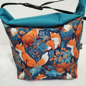 Uzsonnás táska különleges,  vízlepergető anyagból, cukiság és róka...., Táska & Tok, Uzsonna- & Ebéd tartó, Ebéd tasak, doboz, Varrás, MESKA