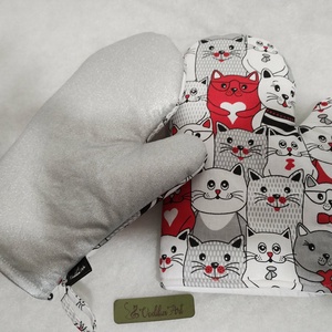 Jó fejek a cicafejek edényfogó kesztyű, 1 pár - otthon & életmód - konyhafelszerelés, tálalás - konyhai textil - edényfogó & edényfedő - Meska.hu