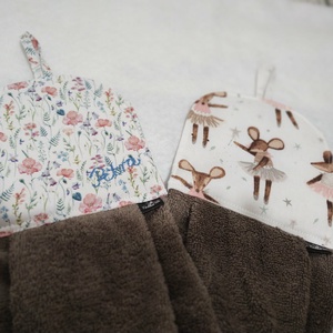 Baba törölköző, ovis törölköző, egérkék és mezei virágok névhimzéssel - Meska.hu