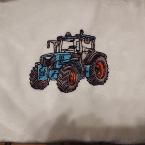 Plüss párnahuzat,  traktor - Meska.hu