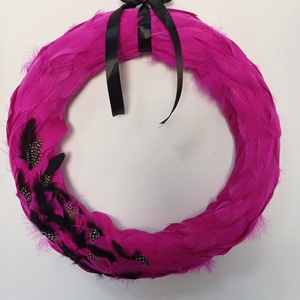 Extravagáns pink tollas koszorú - otthon & életmód - virágdekoráció - virágdíszek - dekor koszorúk, kopogtatók - Meska.hu
