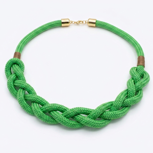 Kézműves fonott hajókötél nyaklánc � almazöld és arany színekben - ékszer - nyaklánc - statement nyaklánc - Meska.hu