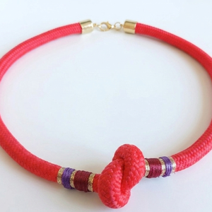 Egyedi Piros Hajókötél Statement Nyaklánc � Arany és Lila Részletekkel - ékszer - nyaklánc - statement nyaklánc - Meska.hu