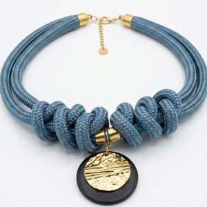 Kéklő Tenger � Csomózott hajókötél statement nyaklánc texturált medállal - ékszer - nyaklánc - statement nyaklánc - Meska.hu