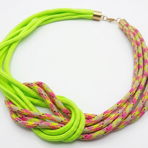 Többszálas csomózott paracord nyaklánc - neonzöld, pink - ékszer - nyaklánc - statement nyaklánc - Meska.hu