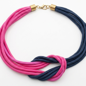Többszálas csomózott paracord nyaklánc - tengerészkék, pink - Meska.hu
