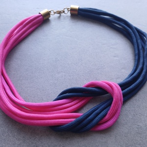 Többszálas csomózott paracord nyaklánc - tengerészkék, pink - ékszer - nyaklánc - statement nyaklánc - Meska.hu