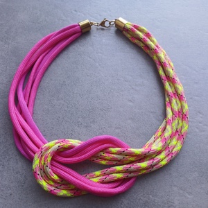 Többszálas csomózott paracord nyaklánc - pink, pink-sárga tarka - ékszer - nyaklánc - statement nyaklánc - Meska.hu