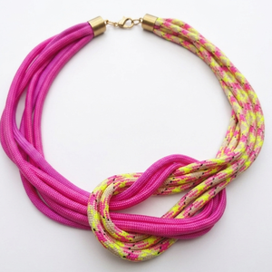 Többszálas csomózott paracord nyaklánc - pink, pink-sárga tarka - Meska.hu