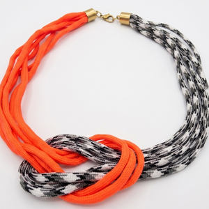 Többszálas csomózott paracord nyaklánc - narancsos piros, pepita - Meska.hu