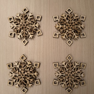 Gravírozott karácsonyi dísz - karácsony - karácsonyi lakásdekoráció - karácsonyfadíszek - Meska.hu