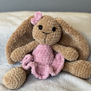 Amigurumi nyuszilány, Játék & Sport, Plüssállat & Játékfigura, Nyuszi, Horgolás, MESKA