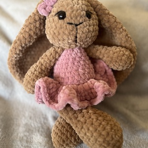 Amigurumi nyuszilány - játék & sport - plüssállat & játékfigura - nyuszi - Meska.hu