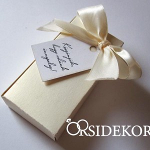 Köszönetajándék doboz szatén szalaggal - esküvő - emlék & ajándék - köszönőajándék - Meska.hu