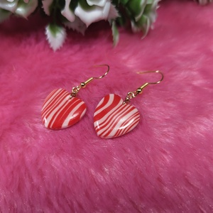 Szívecskés polyclay fülbevaló � csíkos - ékszer - fülbevaló - lógó fülbevaló - Meska.hu