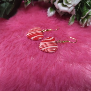 Szívecskés polyclay fülbevaló � csíkos - ékszer - fülbevaló - lógó fülbevaló - Meska.hu