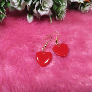 Szívecskés polyclay fülbevaló � piros, Ékszer, Fülbevaló, Lógó fülbevaló, Ékszerkészítés, Gyurma, MESKA