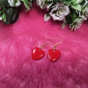 Szívecskés polyclay fülbevaló � piros - ékszer - fülbevaló - lógó fülbevaló - Meska.hu