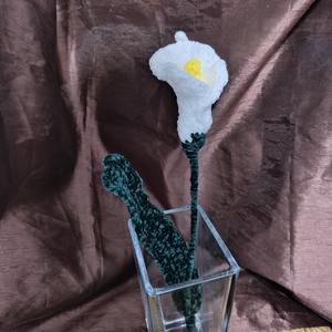 Horgolt zsenília kála - otthon & életmód - virágdekoráció - virágok - szálas virág - Meska.hu