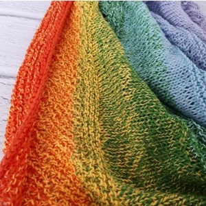 Kötött szivárványos kendő. Gyönyörű sálként használható. Háromszög alakú. Szállításra kész - ruha & divat - sál, sapka, kendő - stóla - Meska.hu