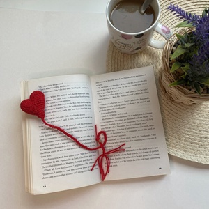 Szív alakú könyvjelző, ajándék Valentin-napra - Meska.hu