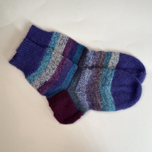 Gyerekzokni mérete EU33-34 vagy 20.5cm.kézzel kötött gyerekzokni, nagyon meleg otthon. BABY, tipegő, gyermek gyapjú zo - baba - mama - babaruházat - babazokni - Meska.hu