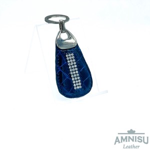 Sötétkék lakk krokkómintás csepp alakú swarovski köves bőr kulcstartó H6024 - Meska.hu
