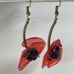 Pipacs lógó fülbevaló, újrahasznosított virág - Meska.hu