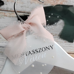 Vállfa - díszített plexivel - esküvő - ruha - vállfa - Meska.hu