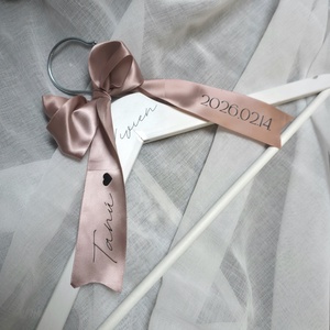 Esküvői vállfa - selyem masnival, Esküvő, Ruha, Vállfa, Fotó, grafika, rajz, illusztráció, MESKA