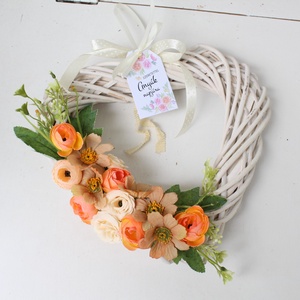 Anyáknai, tavaszi szív alakú virágos KOPOGTATÓ, ajtódísz, koszorú  - otthon & életmód - dekoráció - Meska.hu