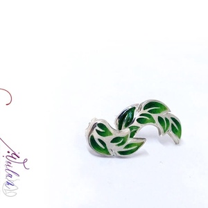 Leaf - Laurus / Babér aszimmetrikus ezüst tűzzománc fülbevaló, zöld - ékszer - fülbevaló - pötty fülbevaló - Meska.hu