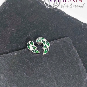 Leaf - Laurus / Babér aszimmetrikus ezüst tűzzománc fülbevaló, zöld - ékszer - fülbevaló - pötty fülbevaló - Meska.hu