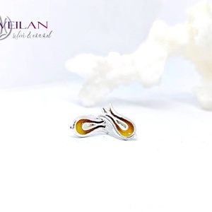 Pántlika ezüst tűzzománc stiftes fülbevaló, piros-narancs-arany - ékszer - fülbevaló - pötty fülbevaló - Meska.hu