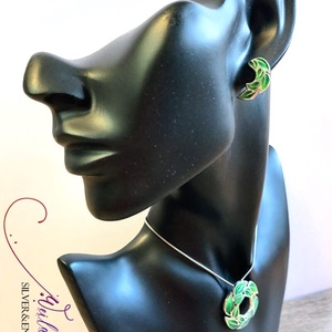 Leaf - Laurus / Babér aszimmetrikus ezüst tűzzománc fülbevaló, sárgás-zöld - ékszer - fülbevaló - pötty fülbevaló - Meska.hu