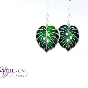 Leaf - Filodendron, monstera ezüst ajour tűzzománc fülbevaló, zöld - ékszer - fülbevaló - lógó fülbevaló - Meska.hu