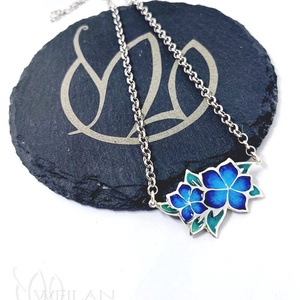 Flora - Nefelejcs ezüst, tűzzománc nyakék, ezüst láncon - kék - ékszer - nyaklánc - medálos nyaklánc - Meska.hu