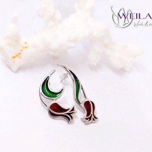 Hej'tulipán - Virágszálam aszimmetrikus ezüst tűzzománc fülbevaló, stiftes kialakítás - piros-zöld, Ékszer, Fülbevaló, Lógó fülbevaló, Ötvös, Tűzzománc, MESKA