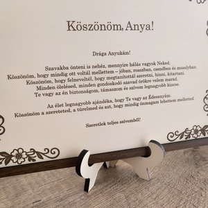Szülőköszöntő ajándék Anyának  Gravírozott fa tábla állvánnyal, idézettel - esküvő - emlék & ajándék - köszönőajándék - Meska.hu