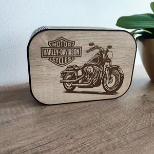 Harley-Davidson stílusú gravírozott fa persely, Otthon & Életmód, Dekoráció, Asztal és polc dekoráció, Persely, , MESKA