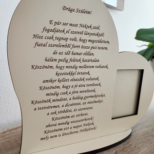 Szív alakú, elegáns fa szülőköszöntő tábla - esküvő - emlék & ajándék - szülőköszöntő ajándék - Meska.hu