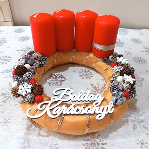 Piros , arany, fehér kerek adventi koszorú  - karácsony - karácsonyi lakásdekoráció - ünnepi asztaldekoráció - Meska.hu