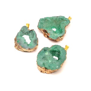 Szívenergia zöld geoda kvarc medál arany színű bevonattal 30�45mm, Ékszer, Nyaklánc, Medál, , MESKA