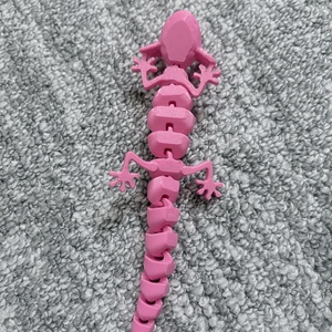 Rózsaszín, hajlékony (artikulált) 3D nyomtatott axolotl  - otthon & életmód - dekoráció - dekoratív figurák és szobrok - Meska.hu