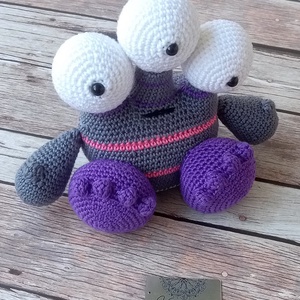 Horgolt szörnyecske - Meska.hu