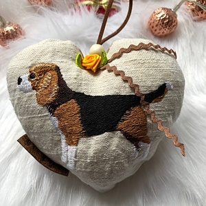 Rendelhető! Beagle szívecske-kendervászon dísz, Otthon & Életmód, Dekoráció, Fali és függő dekoráció, Falra akasztható dekor, Varrás, Hímzés, MESKA