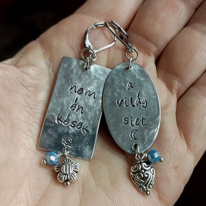 Feliratos fülbevalók , dalszöveggel - Meska.hu