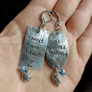 Feliratos fülbevalók , dalszöveggel - Meska.hu