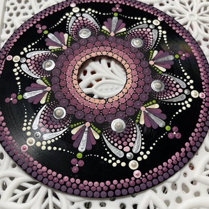 Lila pontfestett mandala bakelit lemezen  - otthon & életmód - dekoráció - spiritualitás - mandala - Meska.hu
